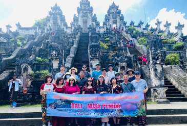 Đoàn khách Hoàng Anh đi tham quan Bali