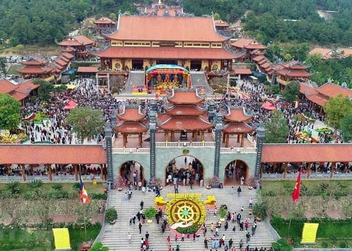 Tour Yên Tử- Chùa Ba Vàng 1 Ngày